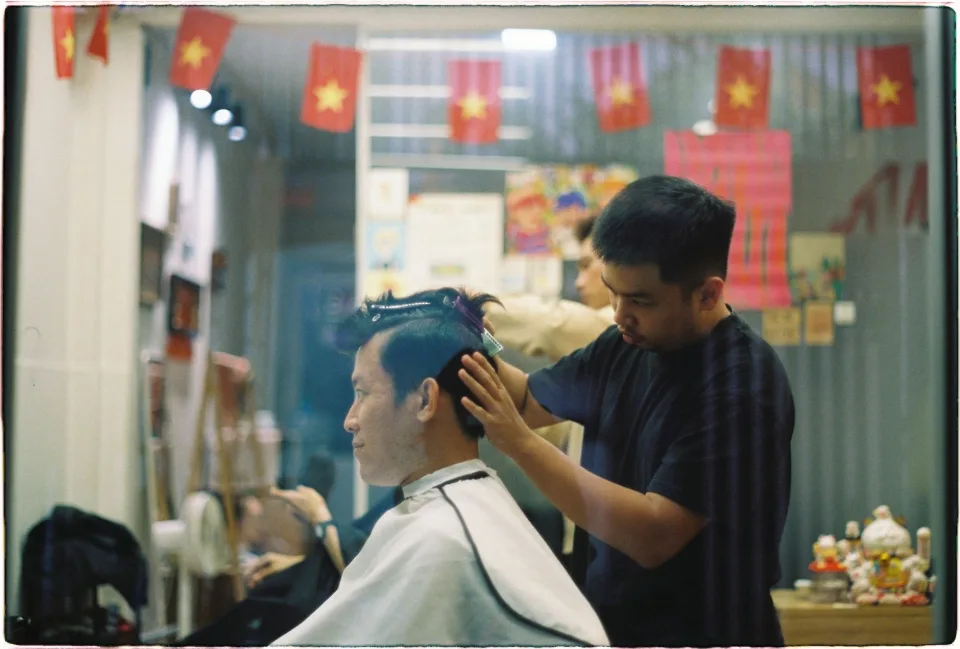 Không gian tiệm Nguyễn Thị Khánh Hưng